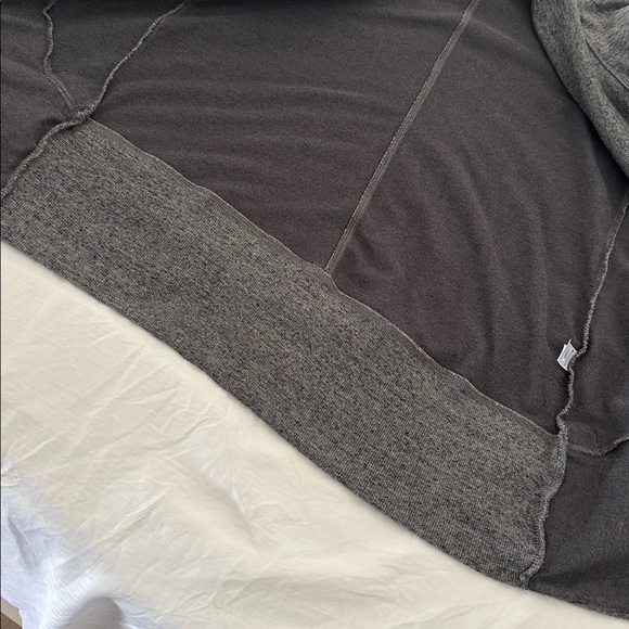 Athleta Cozy Soft Pranayama Wrap Light Gray Heather Womens Size Medium‎ - Picture 9 of 11